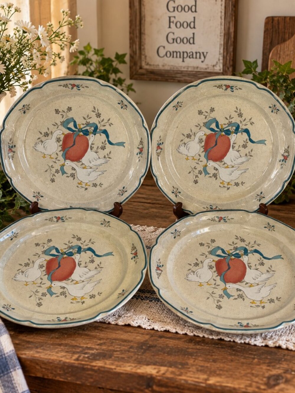 Vintage International China Marmalade #8868 Dinner Plates Set of 4 10.5"